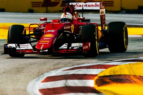 Sebastian Vettel course Singapour 2015