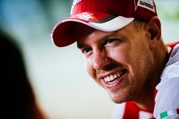 Vettel top Singapour
