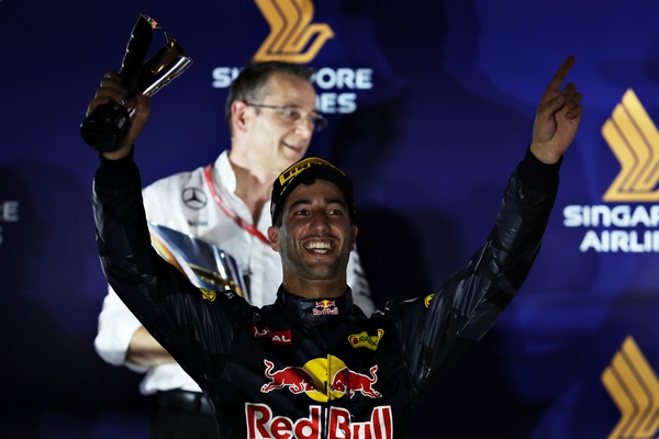 Daniel Ricciardo top Singapour 2016